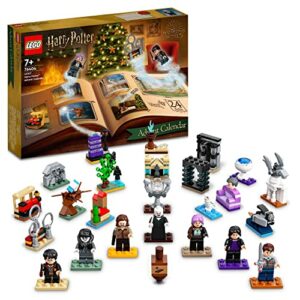 LEGO 76404 Harry Potter Adventskalender 2022 mit Brettspiel, 7 Minifiguren, Film-Szenen und Spielzeug Zubehör, magisches frühes Geschenk für Weihnachten